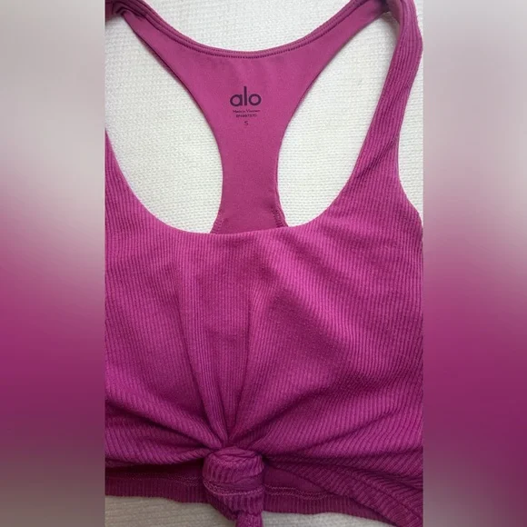 ALO Yoga Ribbed “It’s a Knot” Sports Bra
Magenta Size S - Picture 4 of 4
